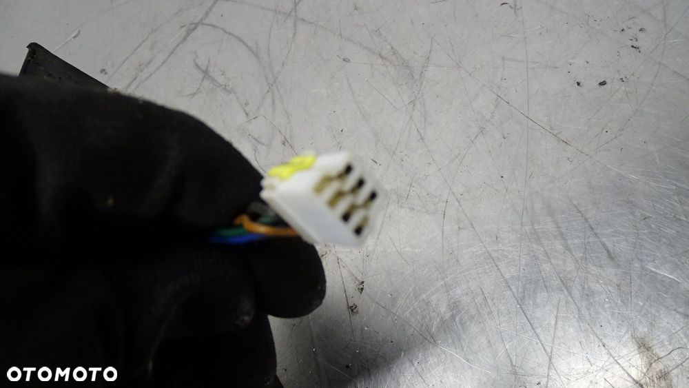 LUSTERKO LEWE ELEKTRYCZNE MITSUBISHI PAJERO PININ 2.0 - 7