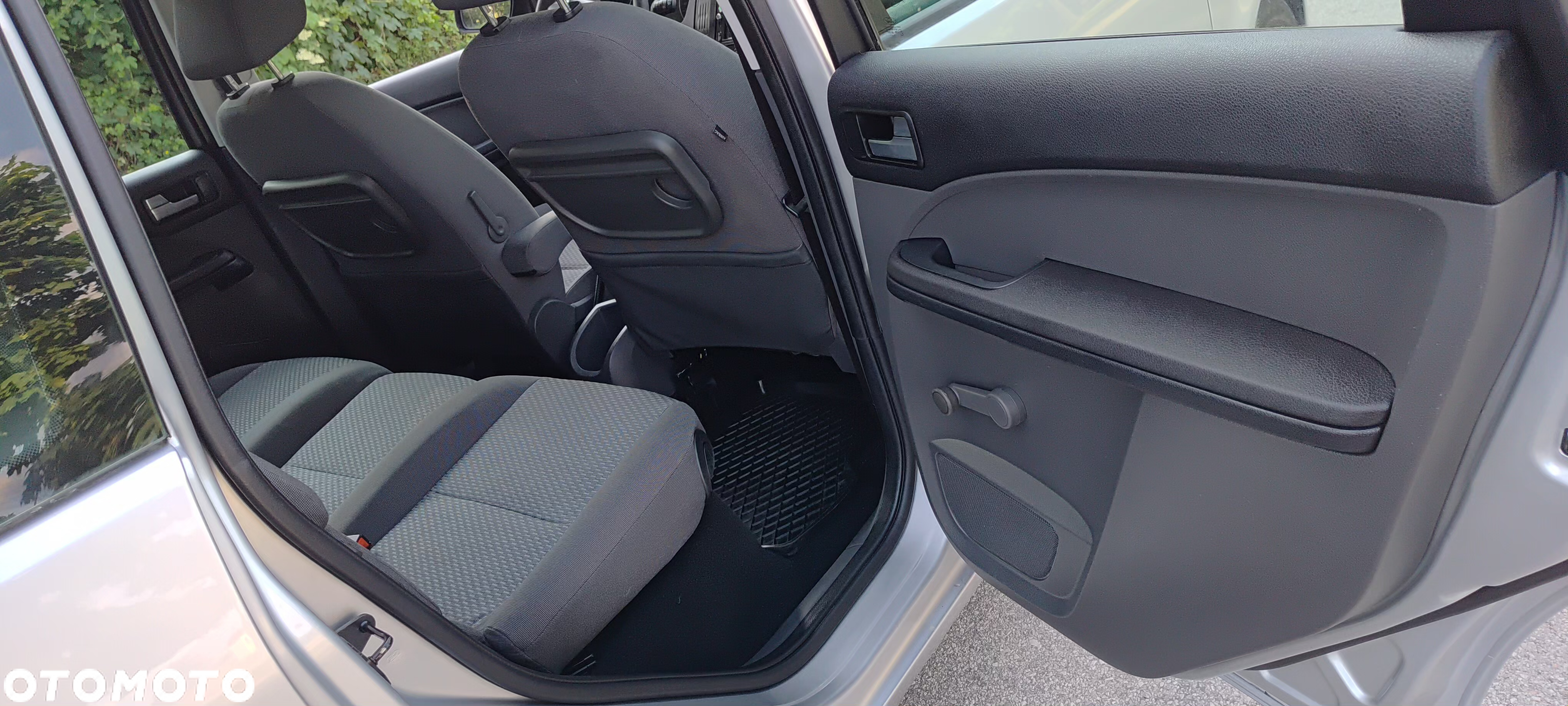 Ford C-MAX 1.8 Silver X - 23