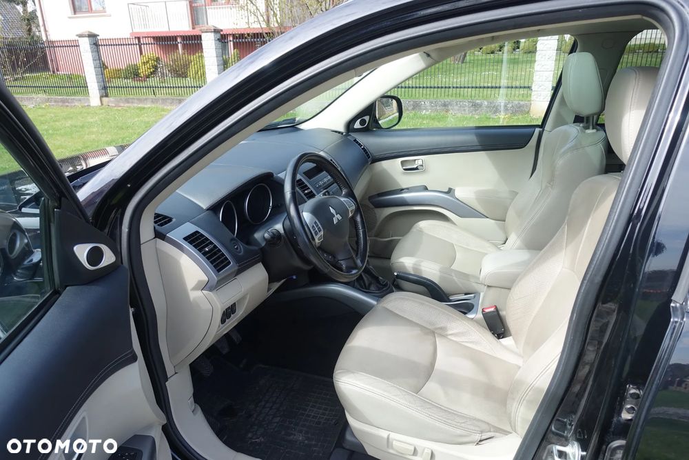 Mitsubishi Outlander 2.0 DID Intense + - 15