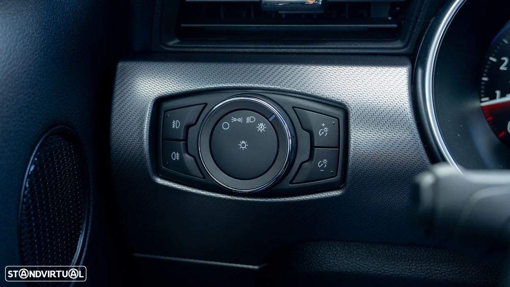 Ford Mustang 2.3i EcoBoost - 28