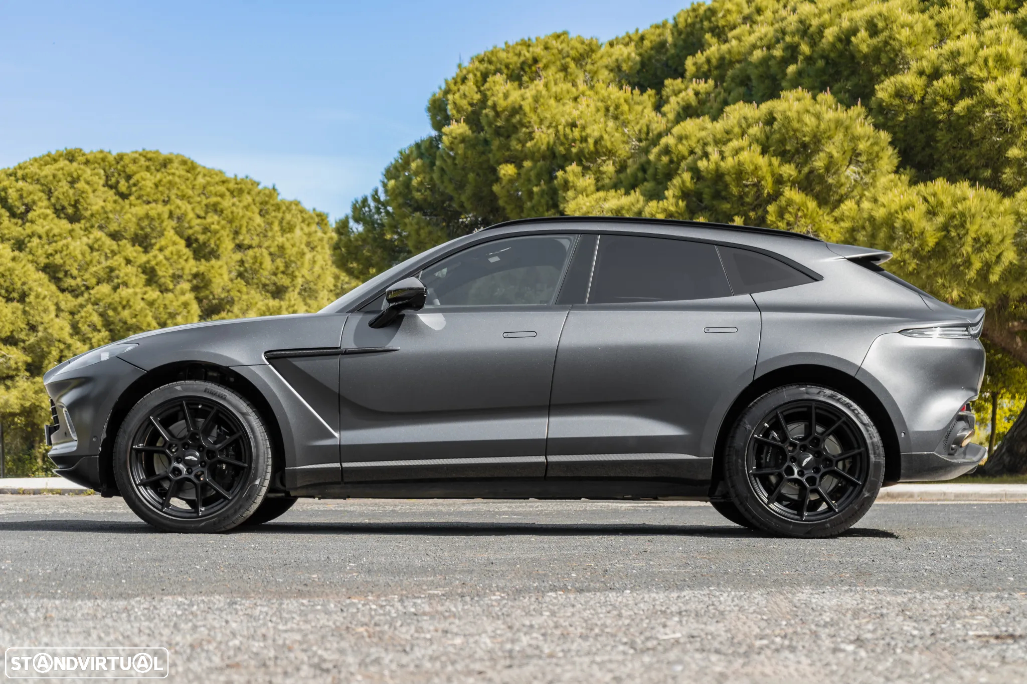 Aston Martin DBX Standard - 4