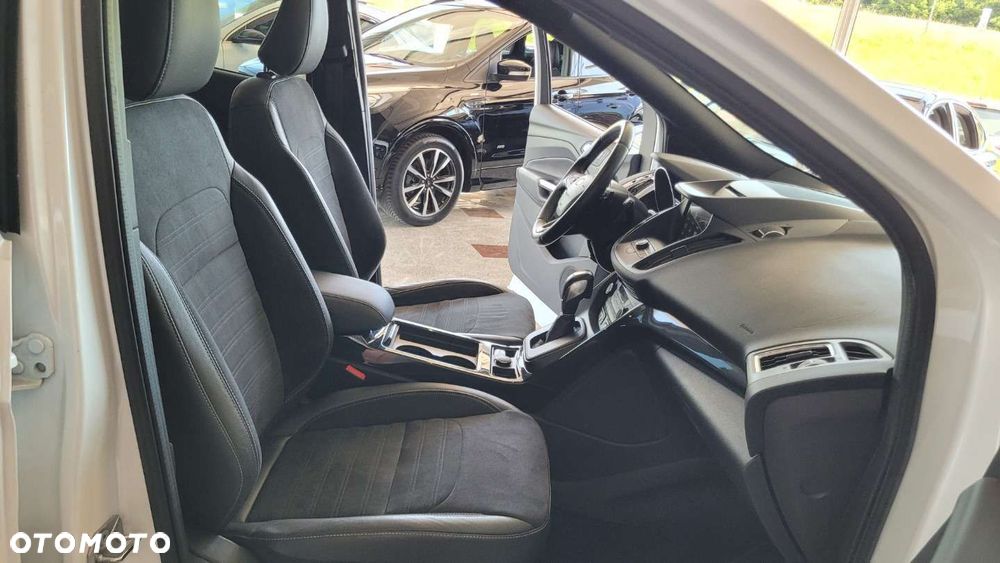 Ford Kuga - 17