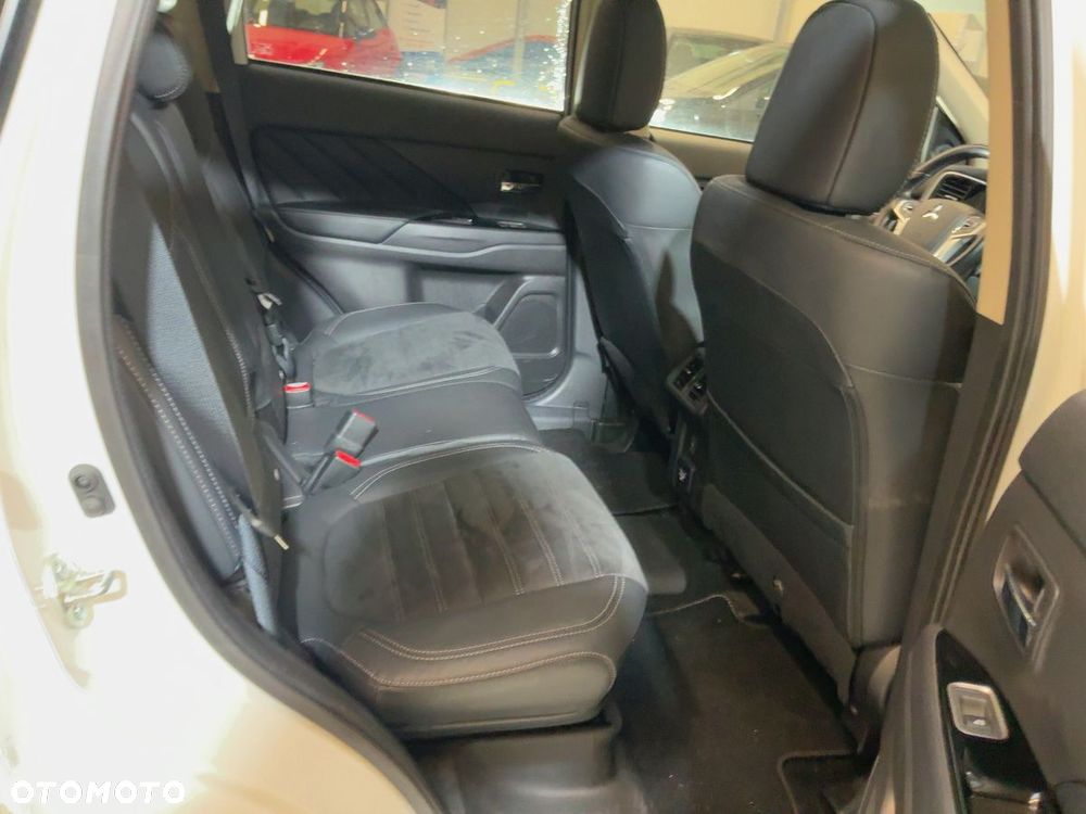 Mitsubishi Outlander - 5