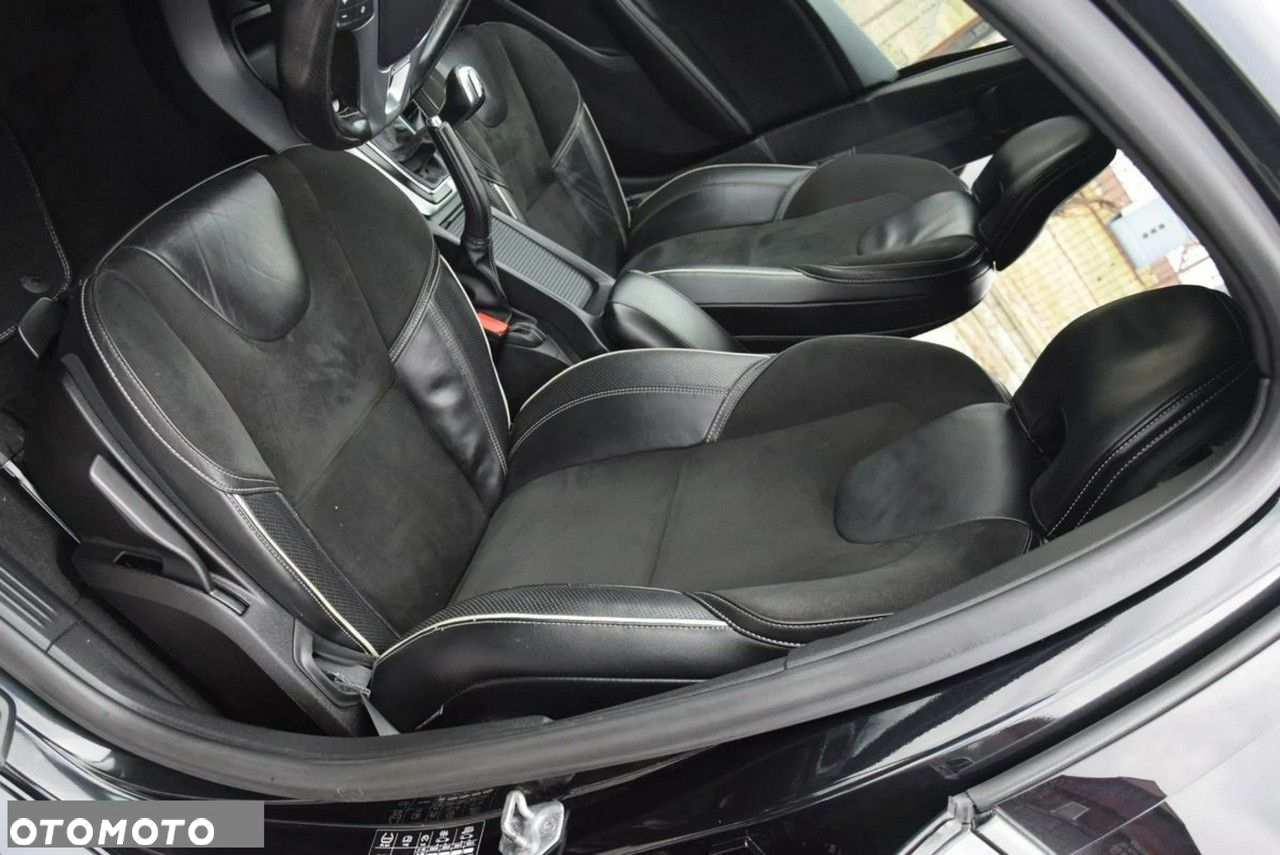 Volvo V40 D4 Drive-E R-Design Kinetic - 24