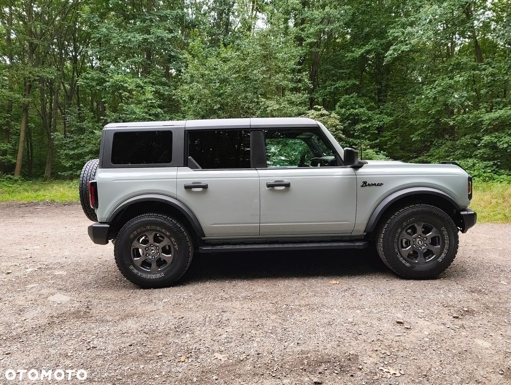 Ford Bronco - 11