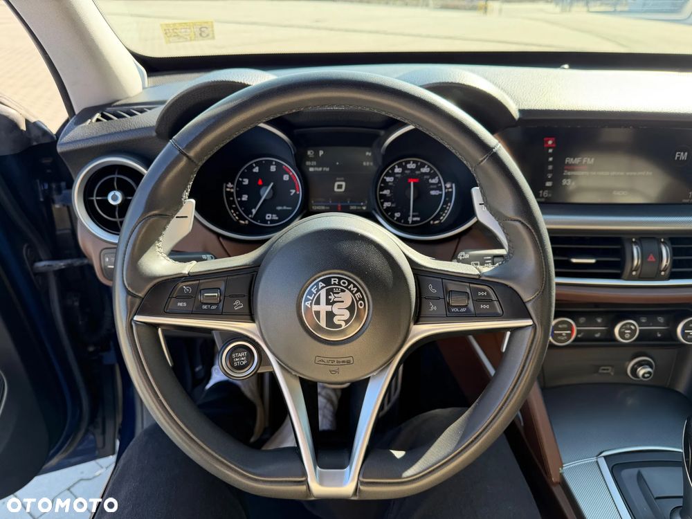 Alfa Romeo Stelvio 2.0 Turbo TI Q4 - 11