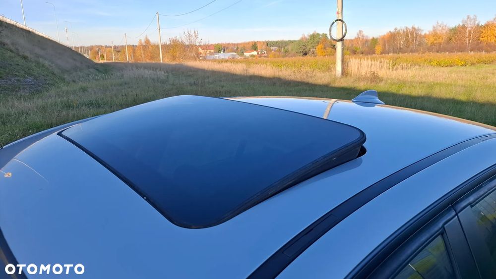 BMW Seria 3 320i - 27