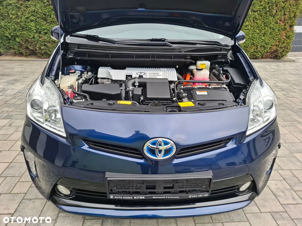 Toyota Prius (Hybrid) Executive - 26