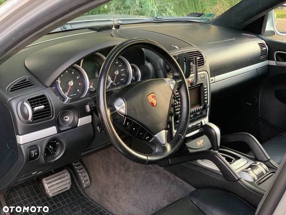 Porsche Cayenne - 12