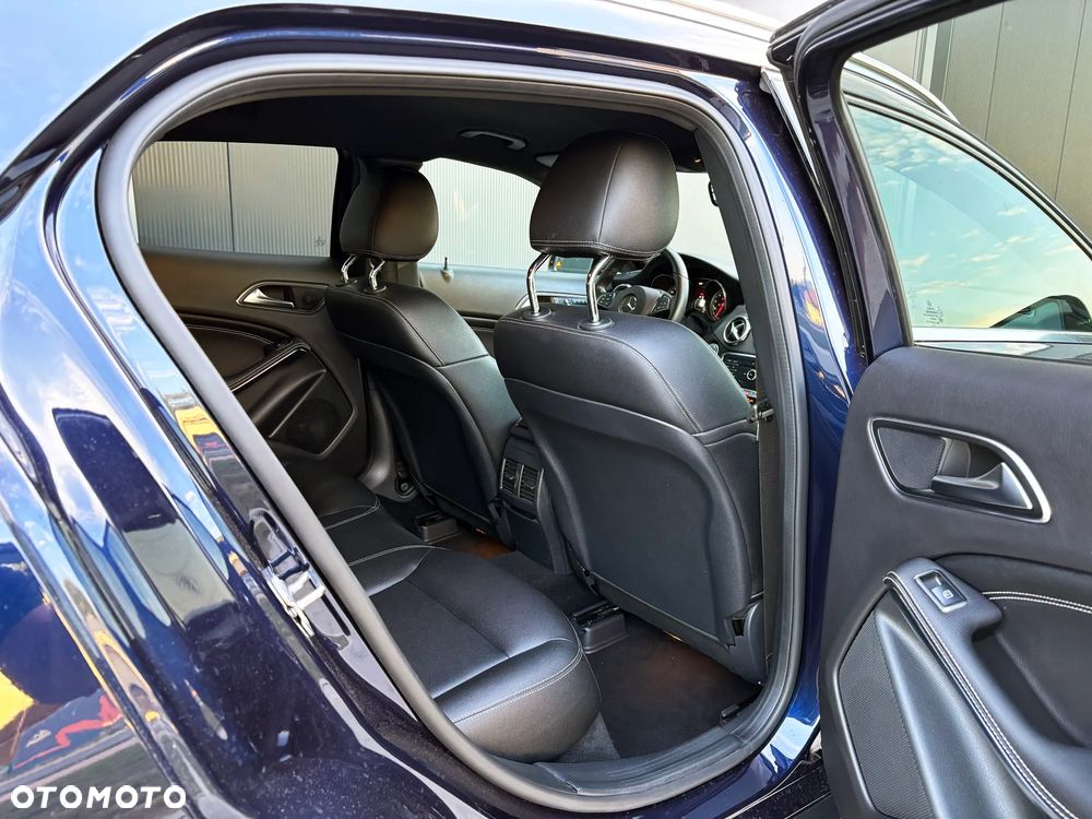 Mercedes-Benz GLA 250 4-Matic Style - 14