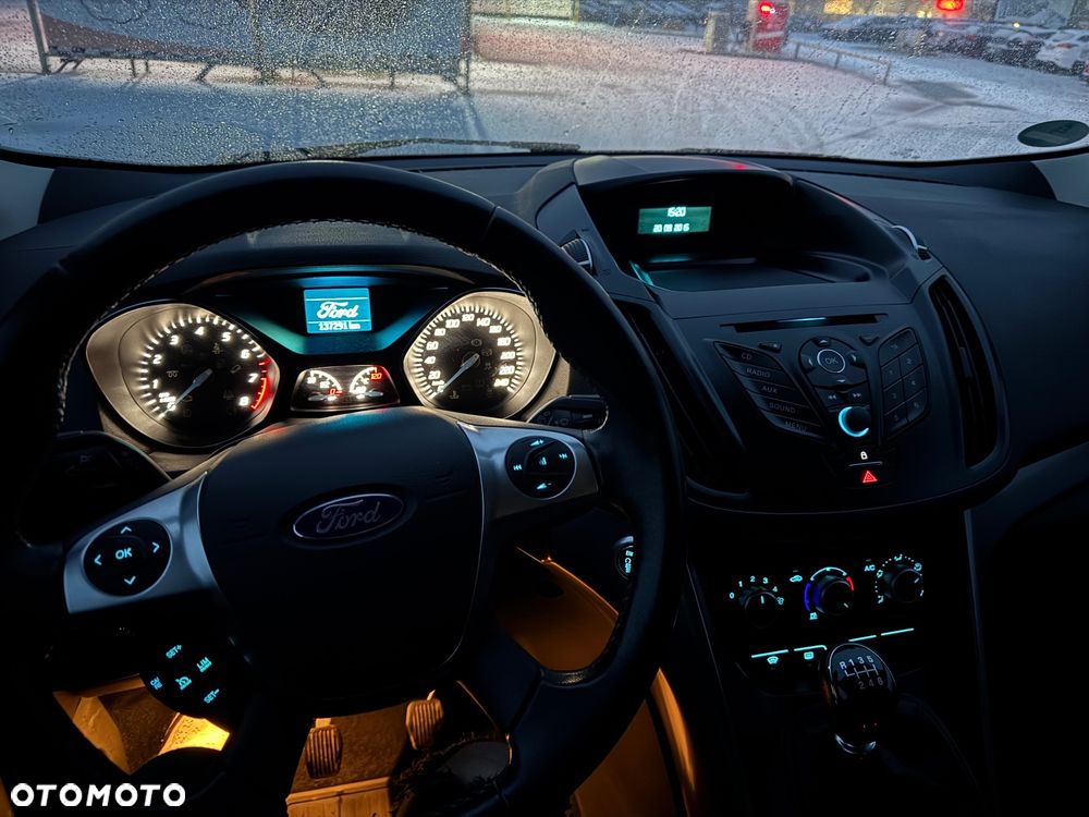 Ford Kuga 1.5 EcoBoost 2x4 Trend - 14