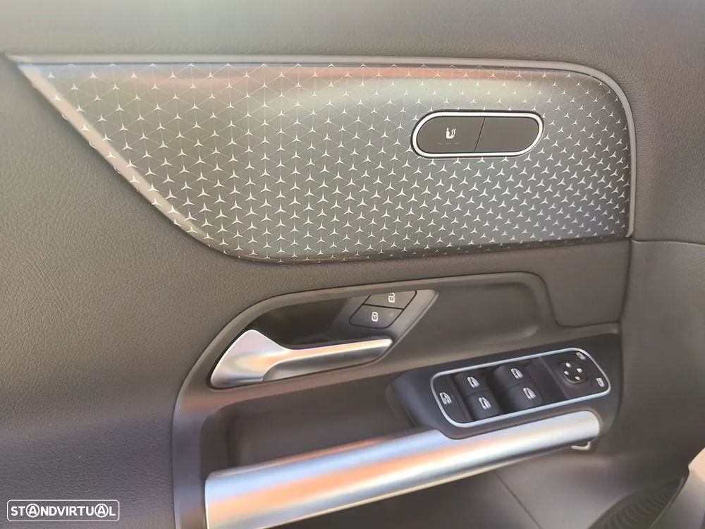 Mercedes-Benz EQA 250+ Progressive - 31