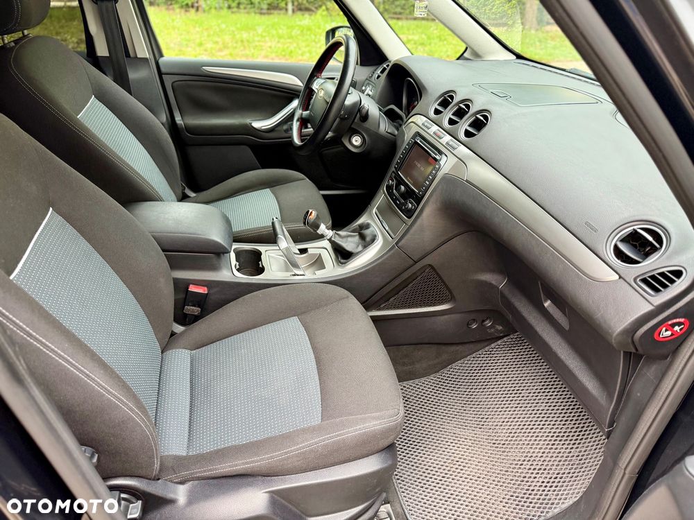 Ford Galaxy - 19