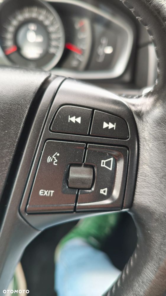 Volvo V70 D2 Momentum - 18