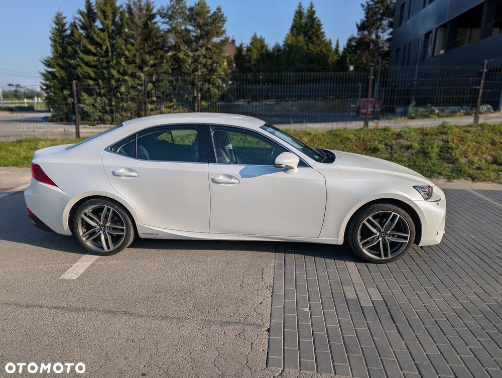 Lexus IS - 2