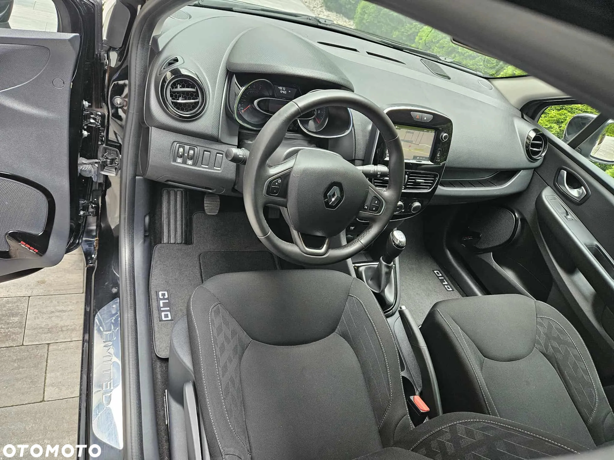 Renault Clio 1.2 16V Limited Plus - 10