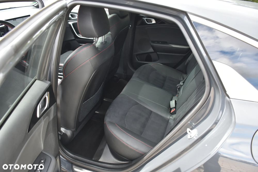 Kia ProCeed 1.6 T-GDI DCT7 OPF GT - 19