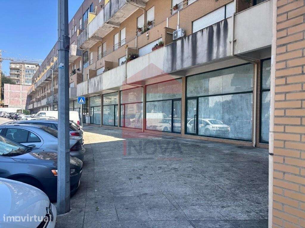 Espaço com 1.070m2 e projeto para 5 apartamentos + armazém | Excelente - Grande imagem: 2/15