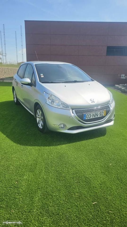 Peugeot 208 1.2 VTi Allure - 1
