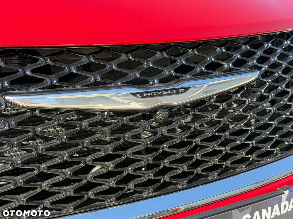 Chrysler Pacifica - 16