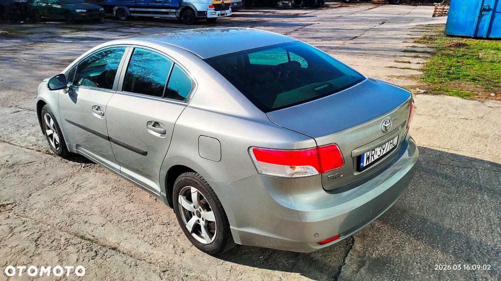 Toyota Avensis 1.6 Sol - 9
