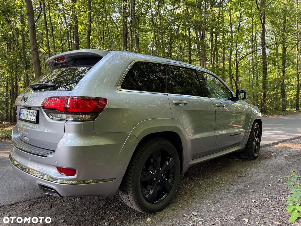 Jeep Grand Cherokee 5.7 V8 Overland Summit - 11