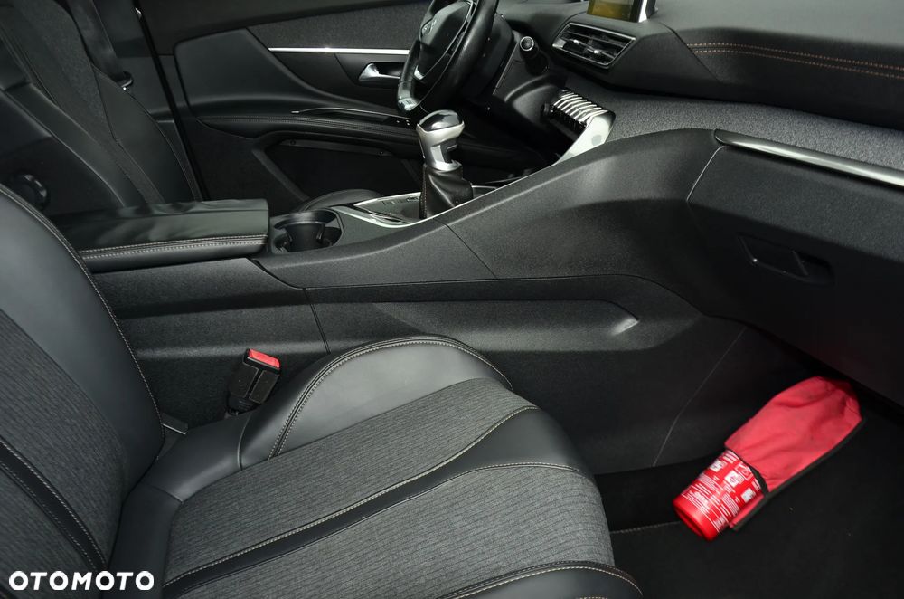 Peugeot 5008 BlueHDi 130 Allure - 22