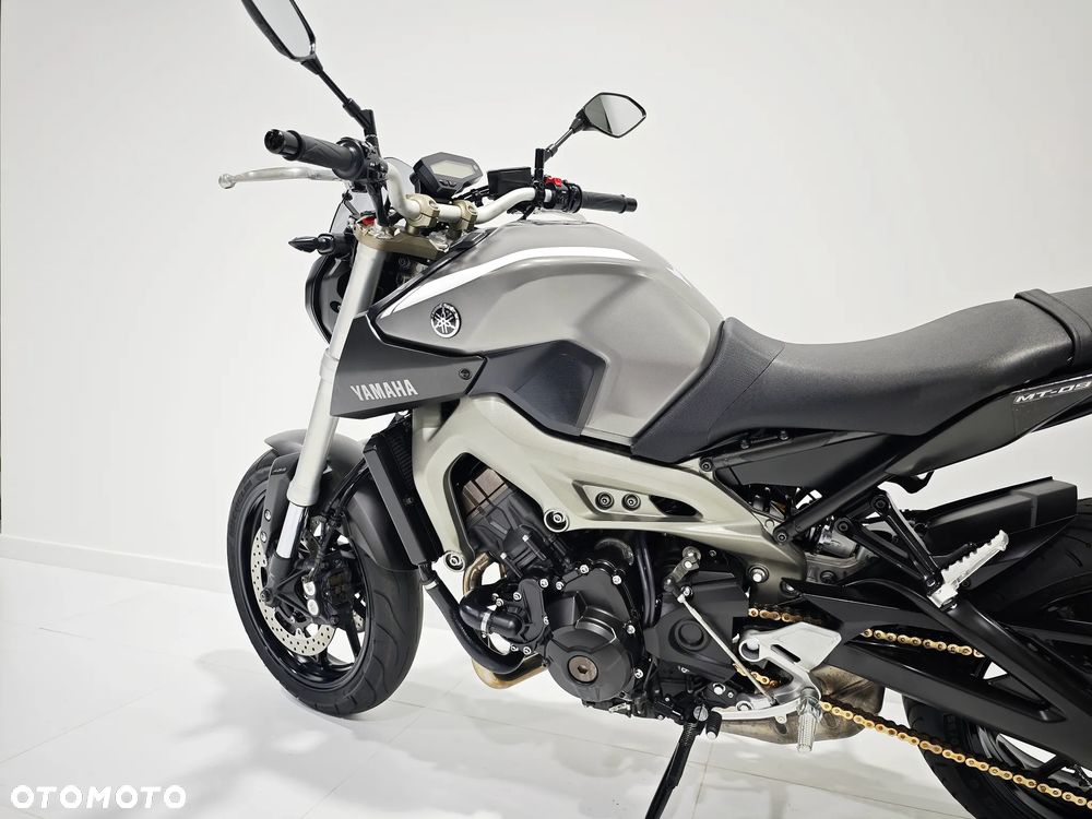 Yamaha MT - 19