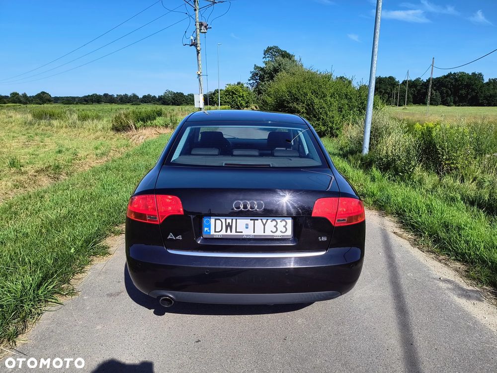 Audi A4 Limousine - 6