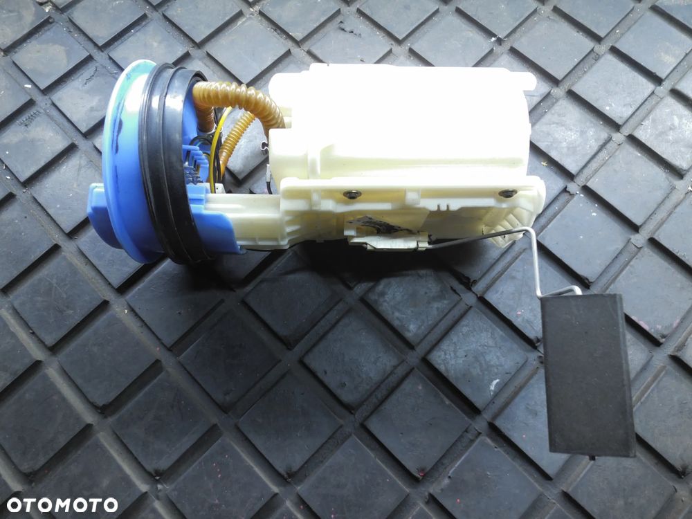 AUDI A3 8L 1.6 8V POMPA PALIWA 8L0919051P AUDI VW SEAT SKODA - 1