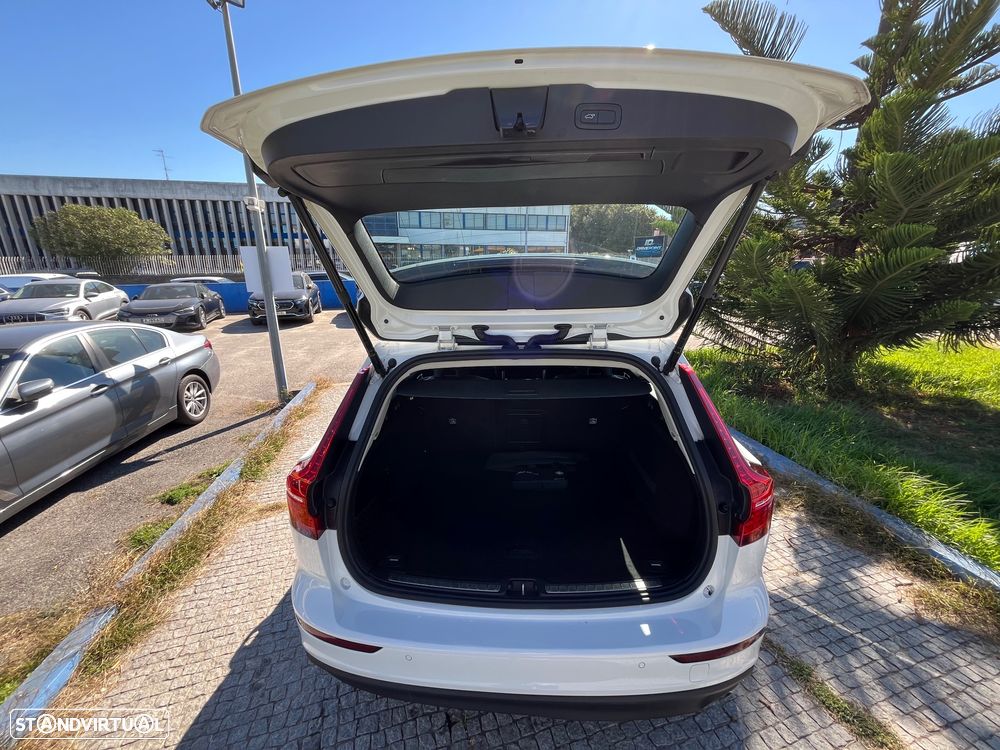 Volvo V60 2.0 D3 Momentum Plus - 19