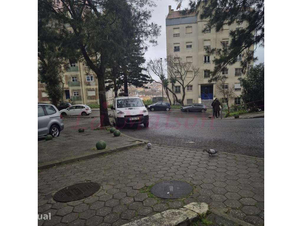 Garagem com carregador elétrico - Grande imagem: 4/14
