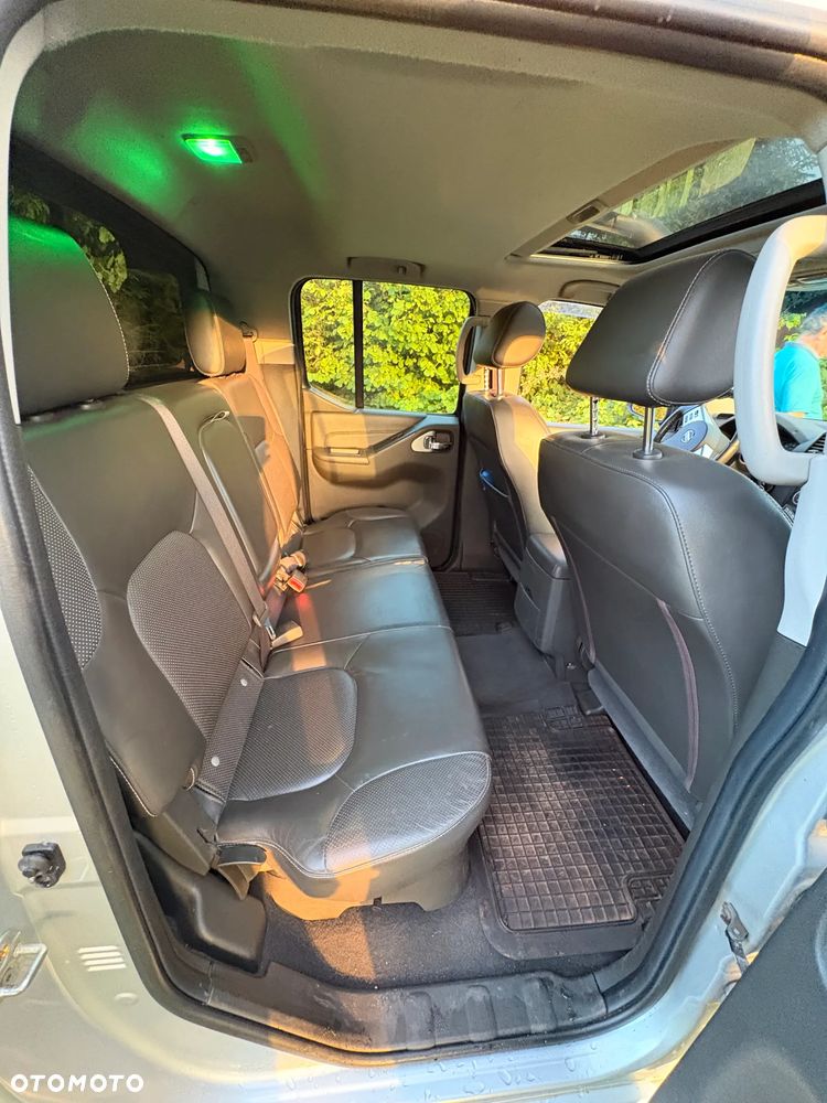 Nissan Navara 2.5 D Platinum - 8