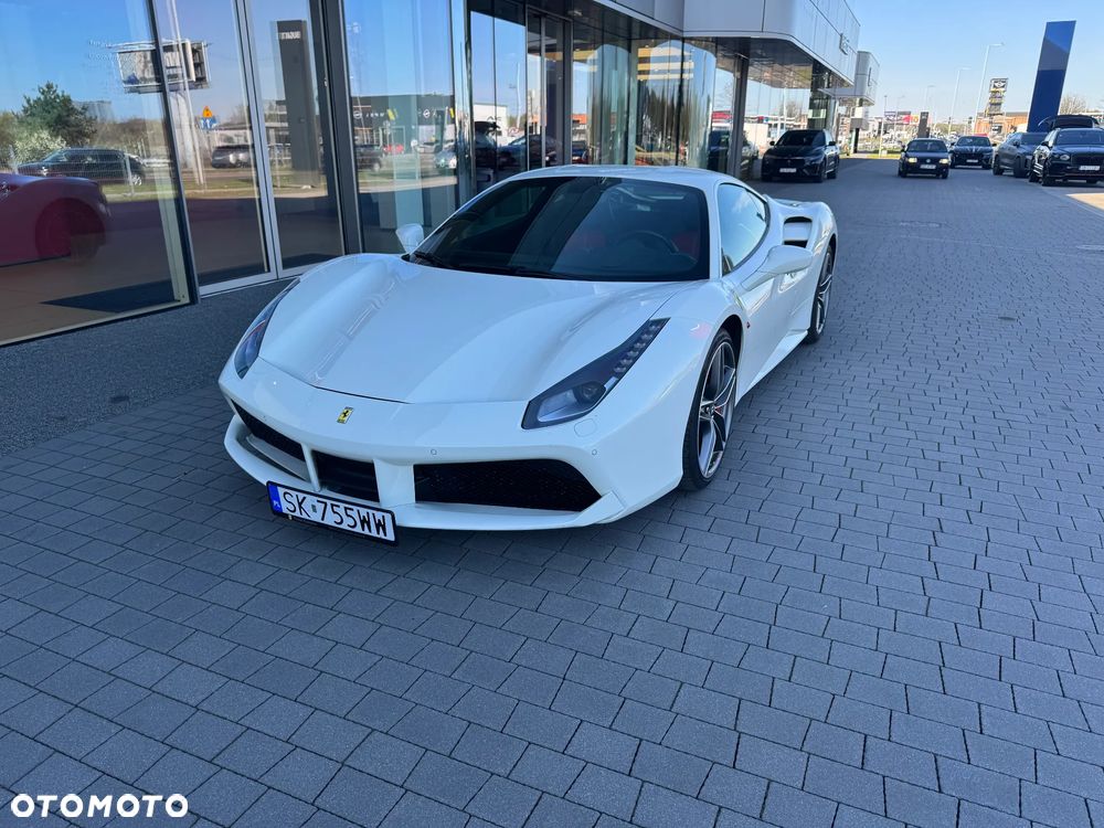 Ferrari 488 - 1