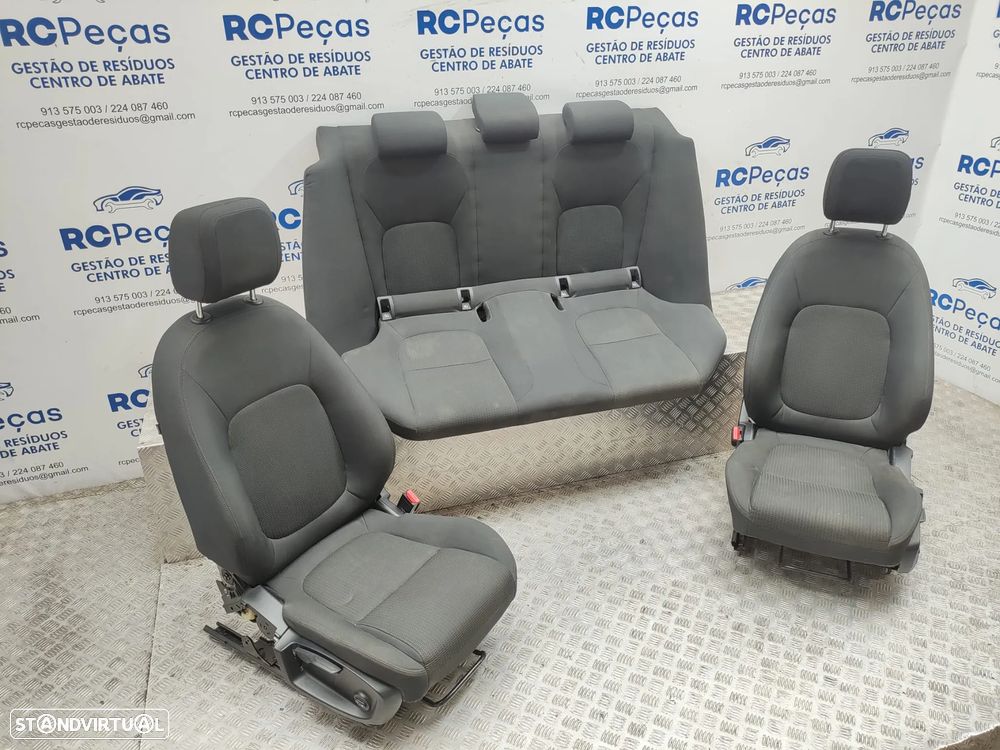 Conjunto de bancos em tecido Jaguar XE X760 elétricos - 2