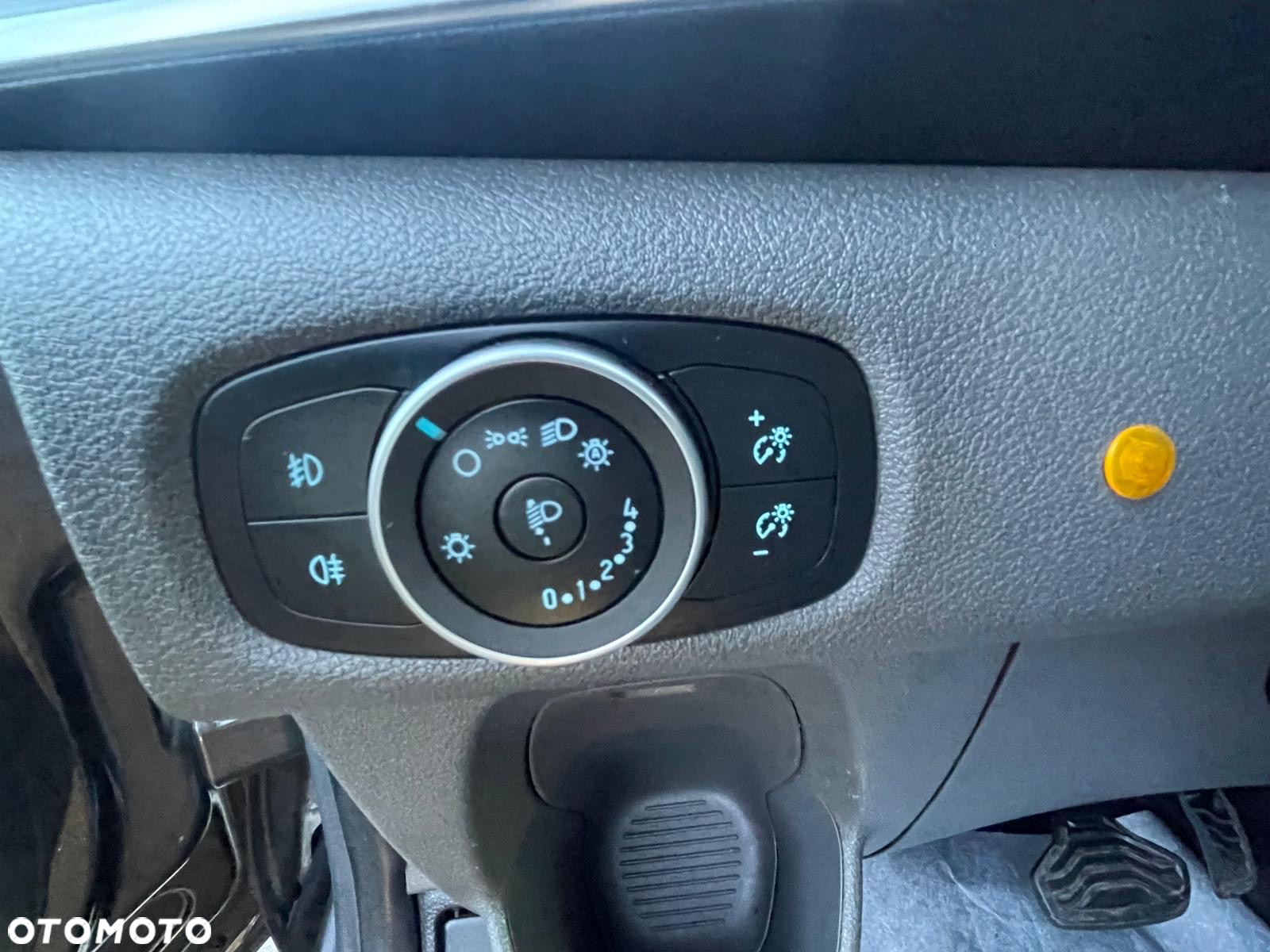 Ford Tourneo Custom 320 L2H1 VA Autm Titanium X - 28