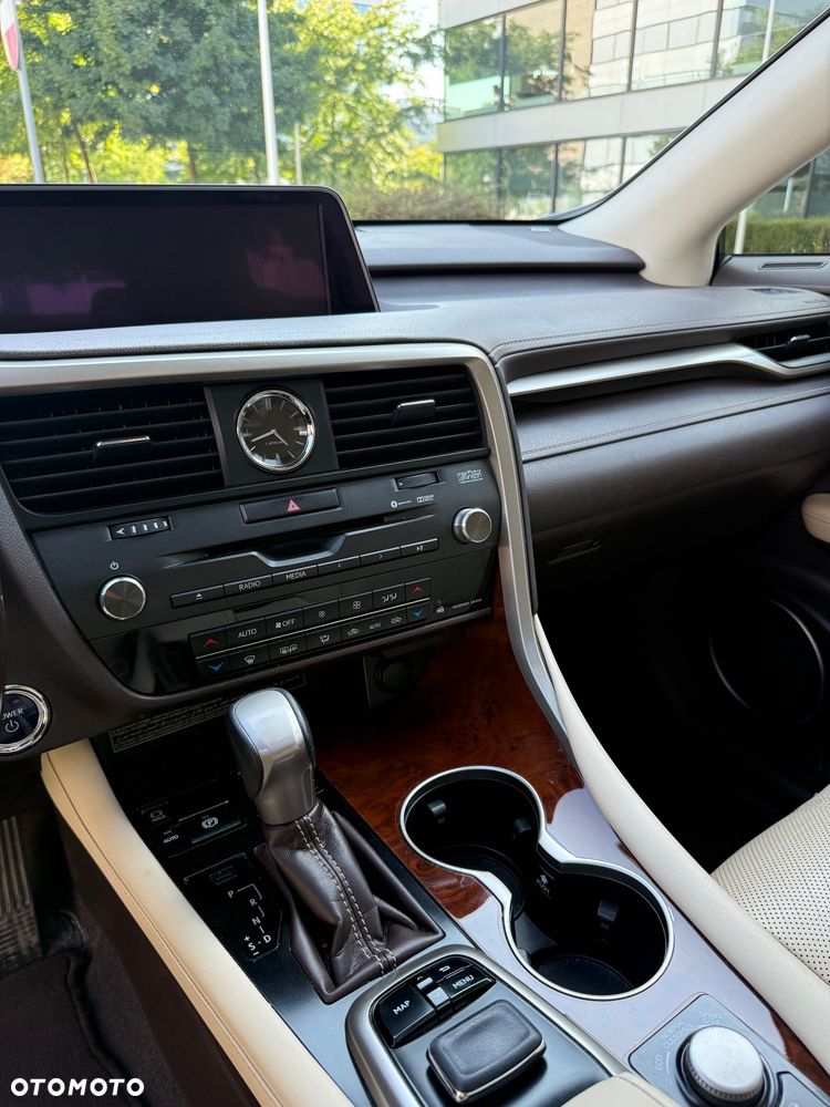 Lexus RX 450h Omotenashi - 10