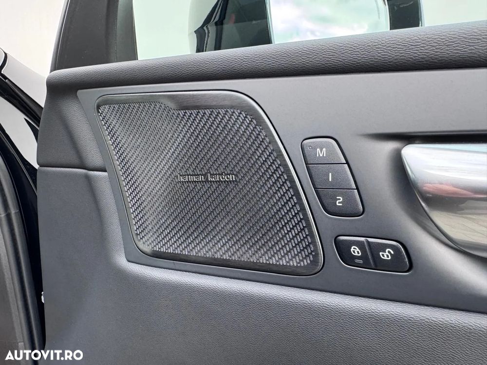 Volvo XC 60 B5 MHEV AT8 AWD Momentum Pro - 18