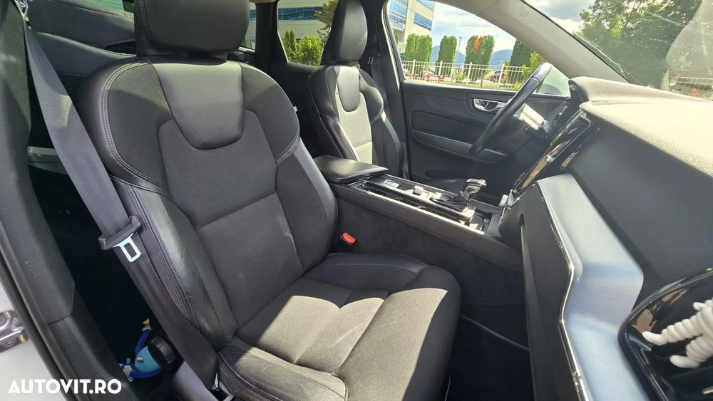 Volvo XC 60 D4 AWD Geartronic Momentum - 11