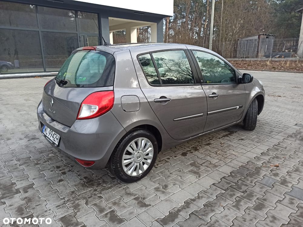 Renault Clio 1.2 16V Life - 4