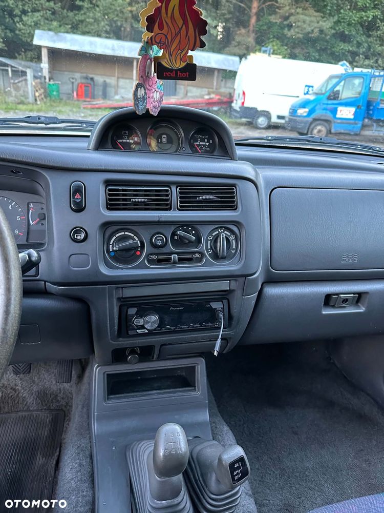 Mitsubishi Pajero 2.5 TD GLS - 14