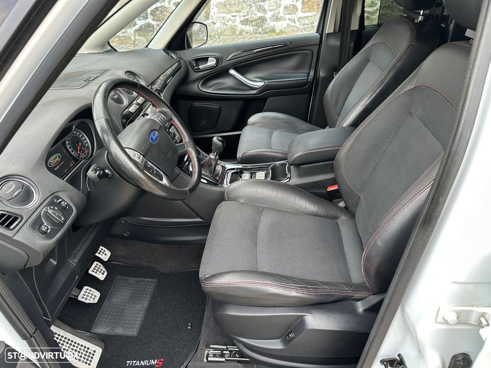 Ford S-Max 2.2 TDCi Titanium 7L - 27