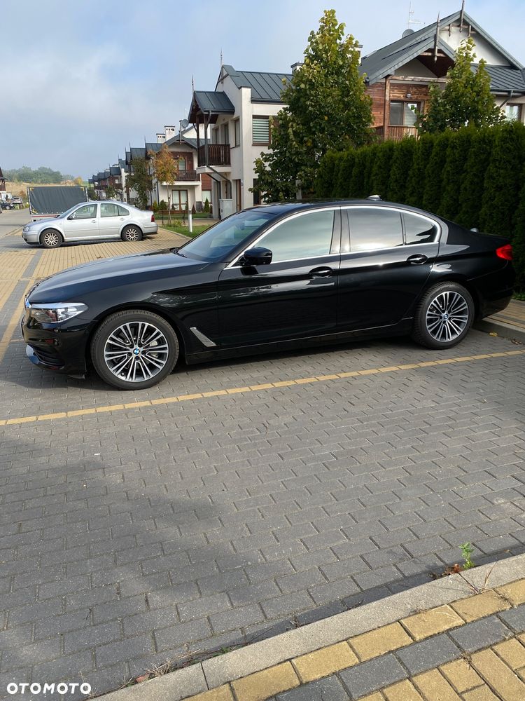 BMW Seria 5 530i GPF Luxury Line sport - 2
