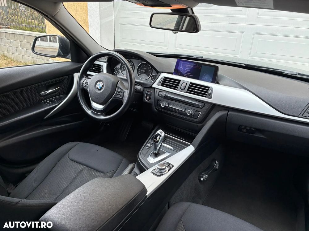 BMW Seria 3 320i Aut. - 4