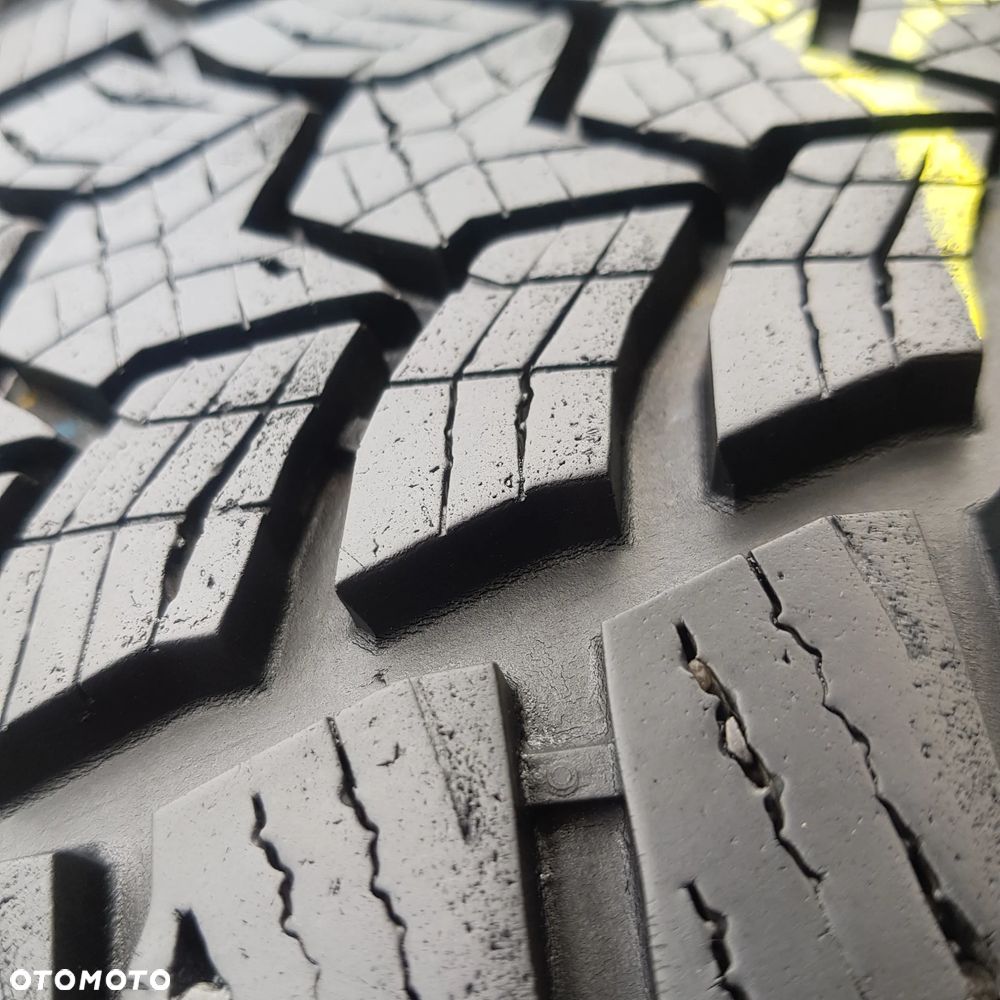 4x 225/45R17 Dębica Frigo HP 2 Komplet opon zimowych - 2