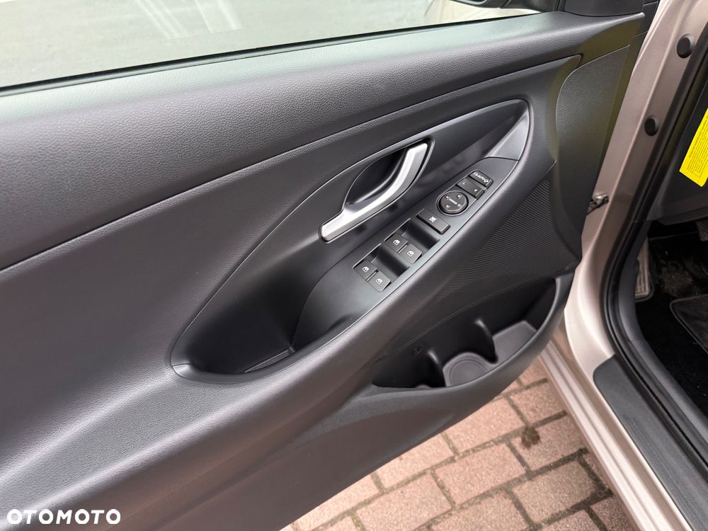 Hyundai i30 1.4 T-GDI Premiere Style - 14