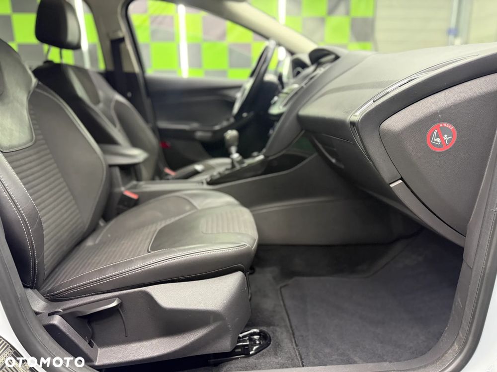 Ford Focus - 31