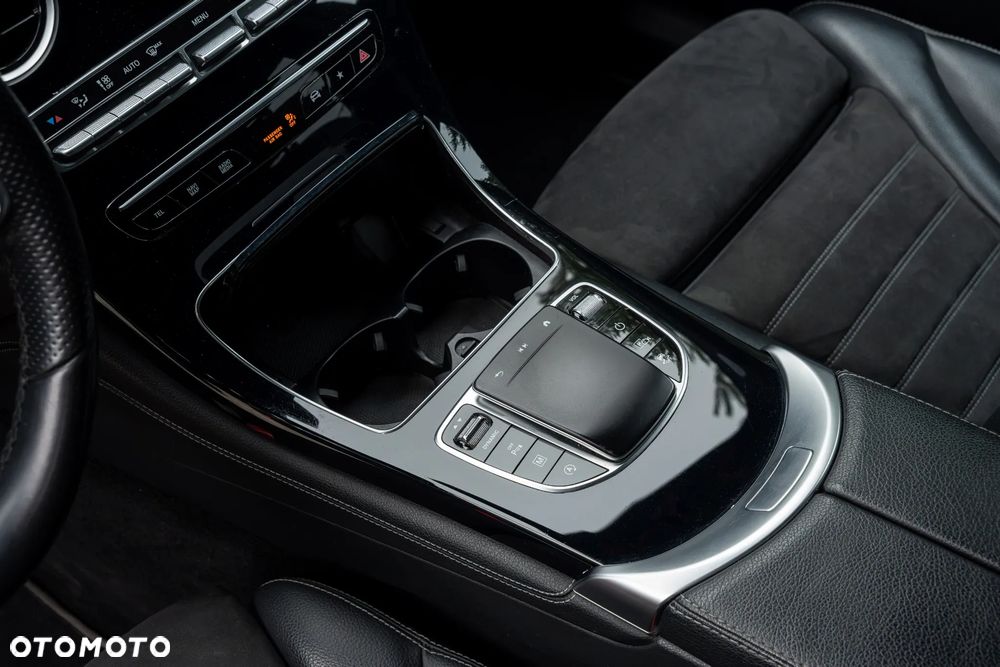 Mercedes-Benz GLC 200 d 4Matic 9G-TRONIC AMG Line - 25