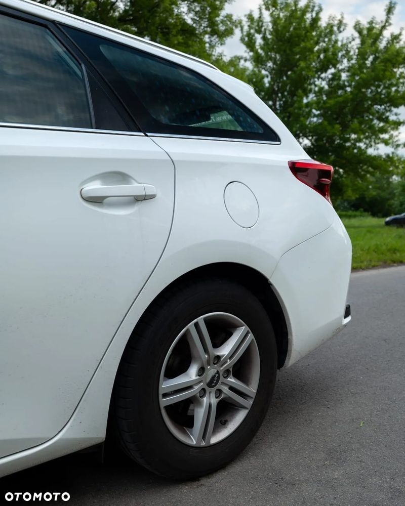 Toyota Auris 1.8 VVT-i Hybrid Automatik Design Edition - 5