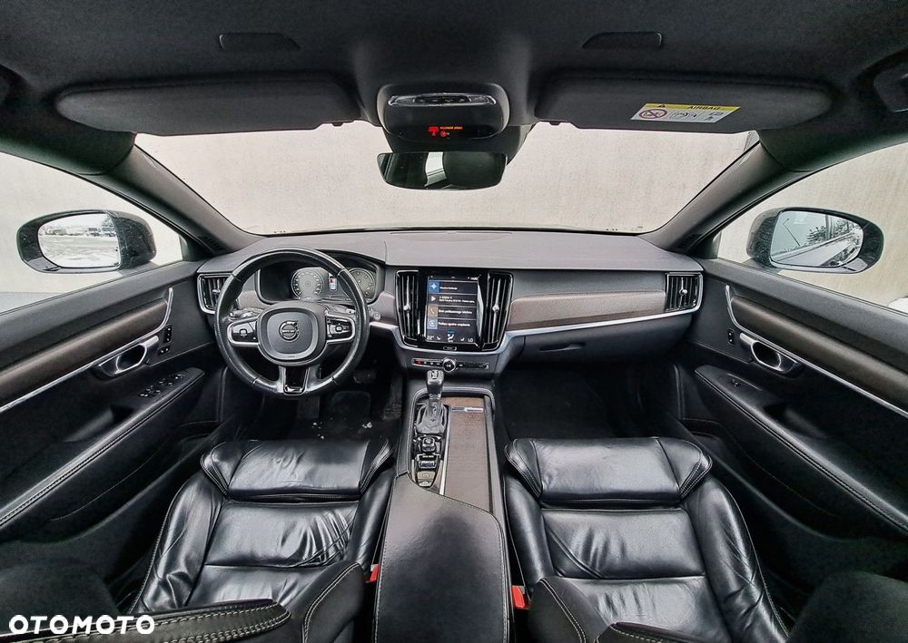 Volvo V90 Cross Country - 11